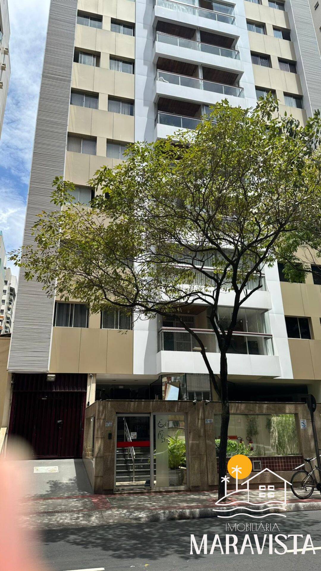 Apartamento à venda com 3 quartos, 125m² - Foto 1